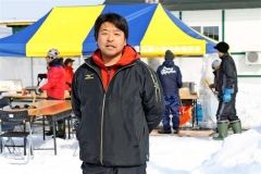 滑り台やスノーラフティングに歓声　瓜幕雪祭り 6