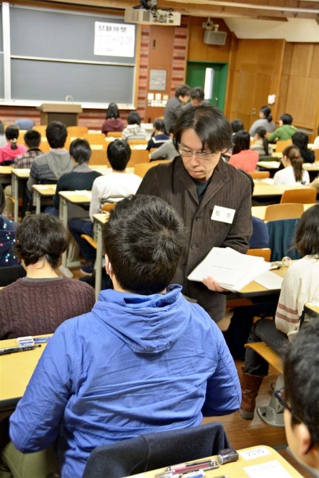 【写真】帯広畜産大学２次試験、４３０人が春に挑む