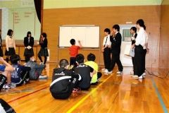 小学生と英語で交流授業　鹿追高 5