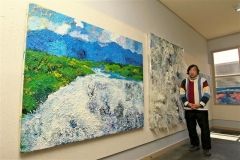 合成樹脂で新たな技法に挑戦　芽室・画家の美術館個展 2