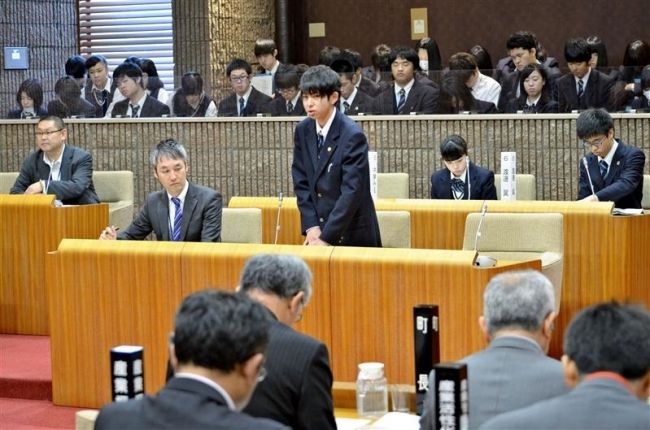 高校生が一般質問　士幌・模擬議会