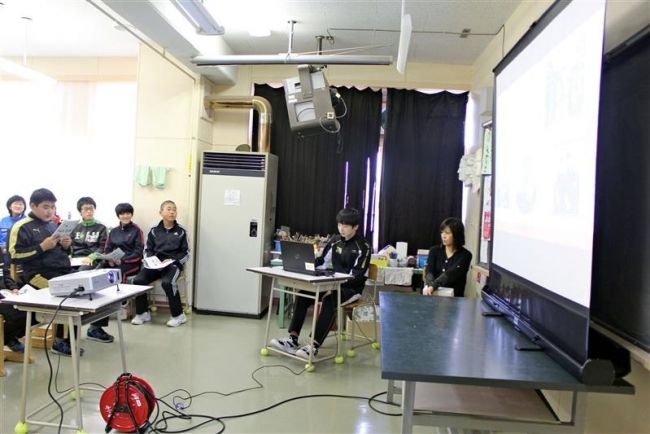 【写真】清川中で３年生が修学旅行報告会
