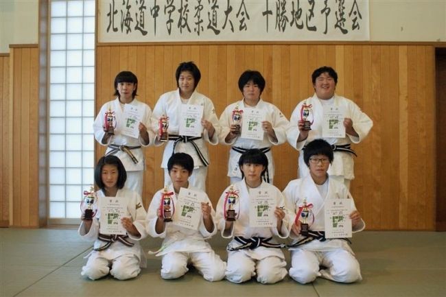 【写真】池田団体戦アベックV 全十勝中体連柔道
