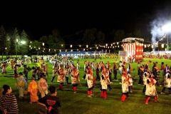 工夫を凝らした仮装で盛り上がった盆踊り大会