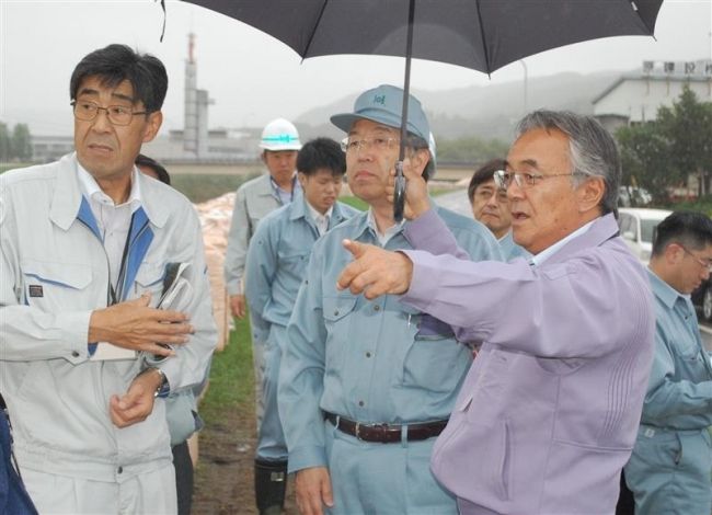 【写真】荒川副知事が台風被害視察