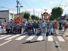 威勢良く子どもみこし　鹿追神社秋季例大祭 2