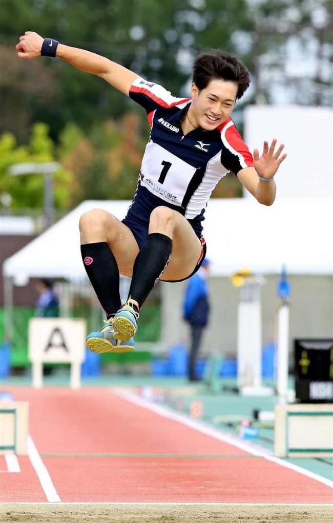 【写真】帯農高の水谷司陸上三段跳び2連覇達成 いわて国体