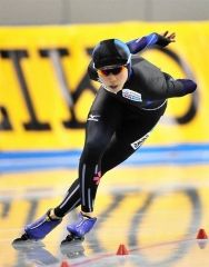 高木美2冠、東城初V 全日本距離別スケート