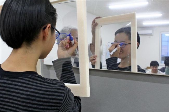 【写真】ゴシップ「フィンランドの子と似顔絵手紙交換！」