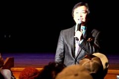 美しい歌声で会場を沸かせた新沼さん