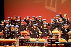 手話を交えた歌を披露した子ども園しかおいの園児