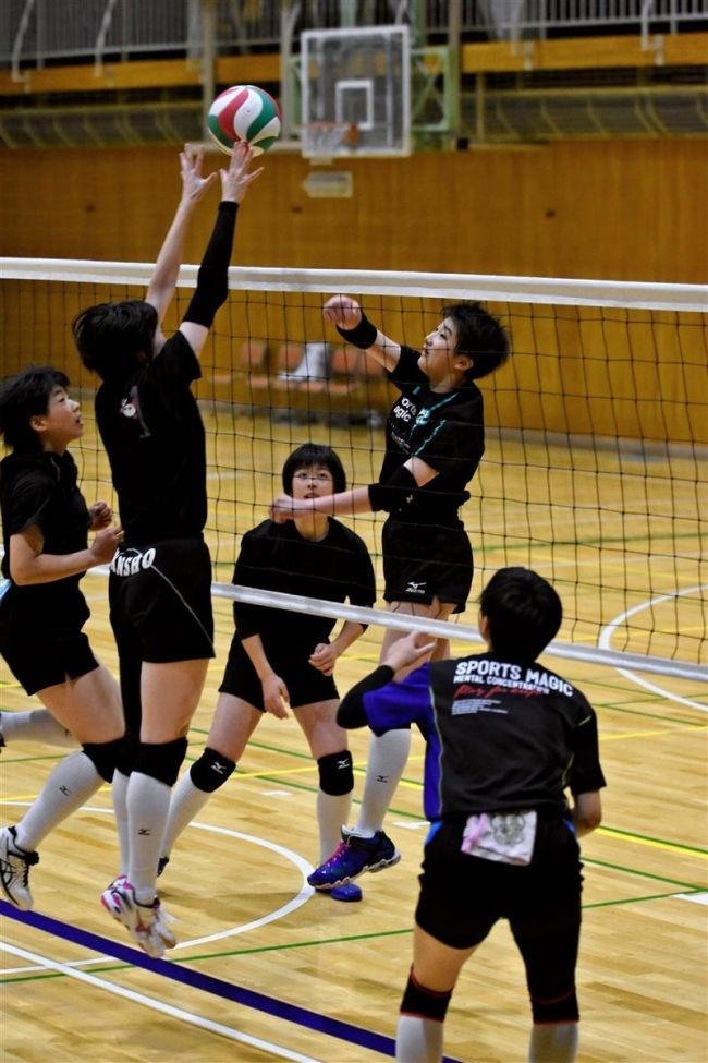 【写真】明日見、加納、酒井活躍誓う 中学バレー道選抜入り