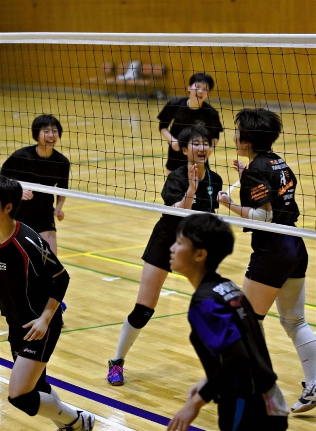 【写真】明日見、加納、酒井活躍誓う 中学バレー道選抜入り