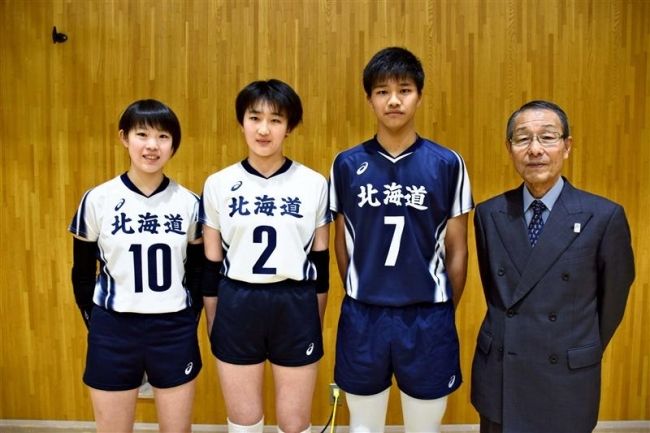 【写真】明日見、加納、酒井活躍誓う 中学バレー道選抜入り