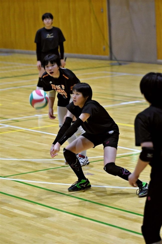 【写真】明日見、加納、酒井活躍誓う 中学バレー道選抜入り