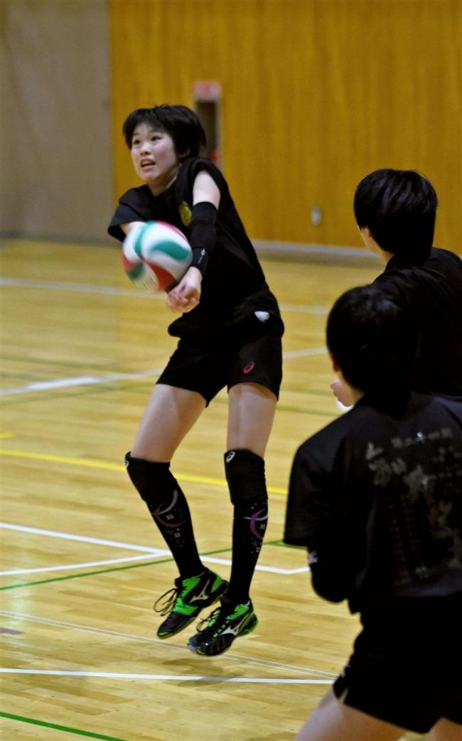 【写真】明日見、加納、酒井活躍誓う 中学バレー道選抜入り