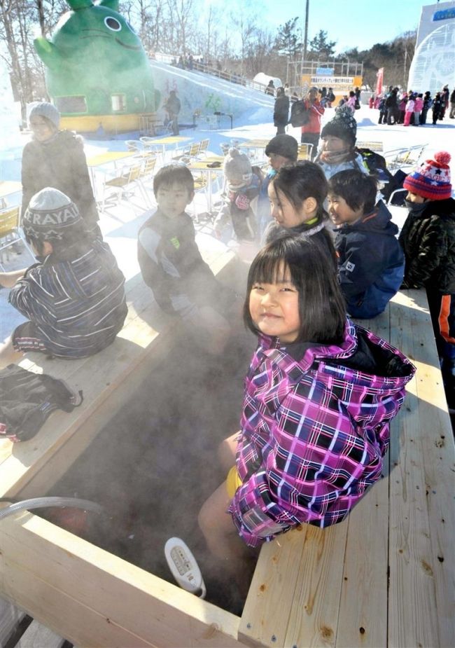 【写真】寒さも「気持ちいい」 おびひろ氷まつり