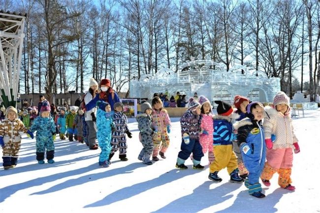 【写真】寒さも「気持ちいい」 おびひろ氷まつり