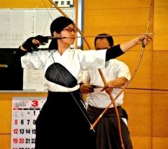 紺矢梓と大山誠優勝　弓道５０射・３０射会