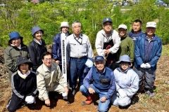 カラマツ８６０本植える　陸別町民植樹祭 2