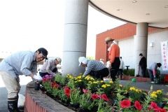 特養の花壇整備　大樹老人クラブ連合会 3