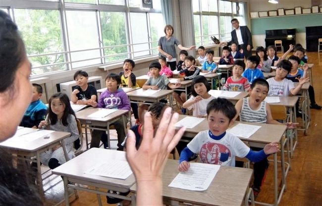 手話　全児童が通年学習　会話習得目指す　新得３小学校