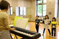 楽しく音楽教室　大樹　作曲家松山さんが指導