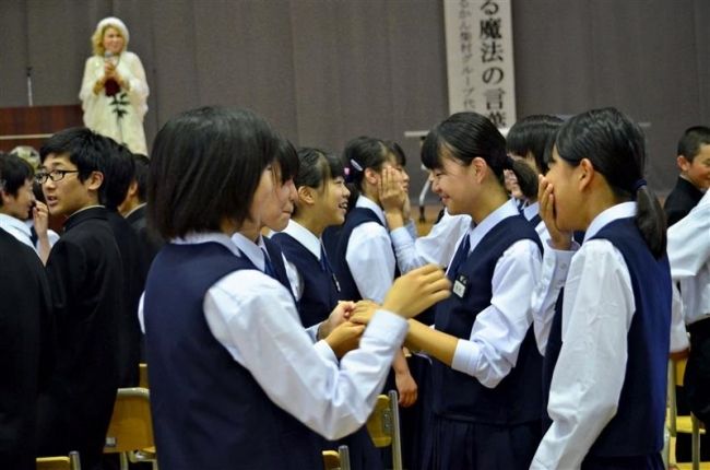 【写真】健康食品の柴村グループ代表が母校で講演　上士幌中