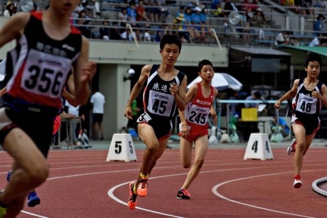 【写真】今村2年連続3冠 十勝中学新人陸上大会
