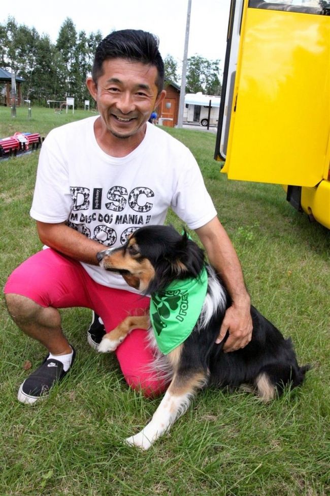 【写真】愛犬に近づかないで　緑のバンダナ運動提唱　帯広のドッグトレーナー村中さん
