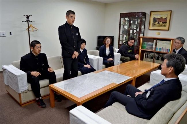 【写真】卓球、野球の全道へ意欲　足寄中３選手