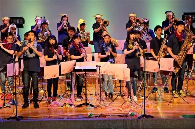 【写真】３００人が来場　新得中吹奏楽部定演