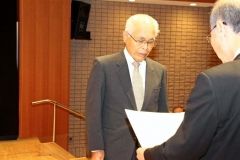 文化賞が贈られた高野さん（左）