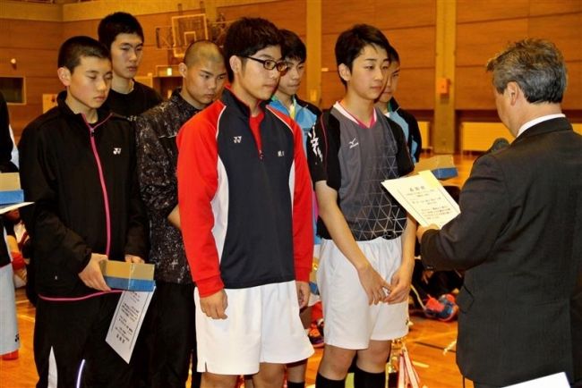 【写真】帯一中勢が男女単複優勝独占、全十勝中学新人羽球