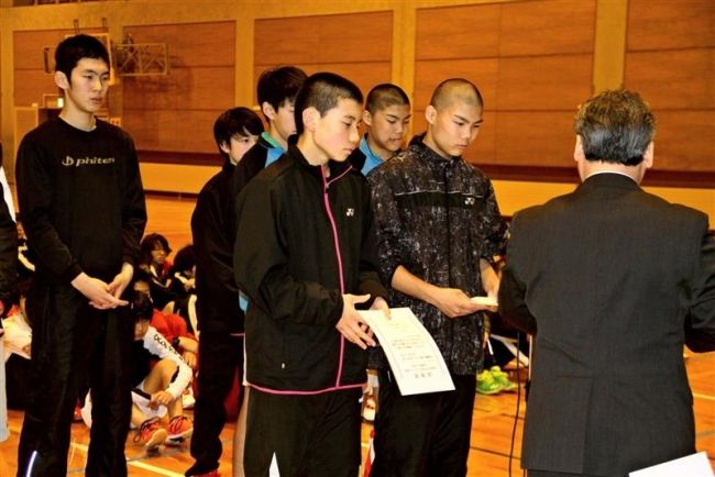 【写真】帯一中勢が男女単複優勝独占、全十勝中学新人羽球