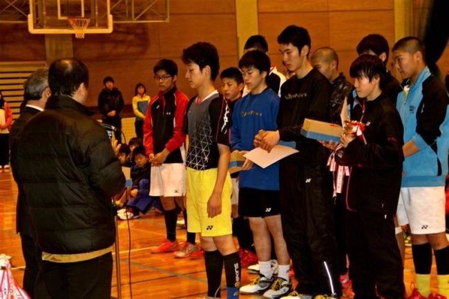 【写真】帯一中勢が男女単複優勝独占、全十勝中学新人羽球