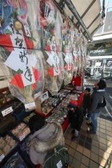 師走スケッチ「年の瀬ムード高まる　年の市」