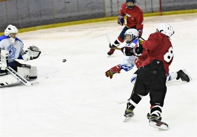【写真】全十勝A第3代表戦快勝、全道中体連アイスホッケー