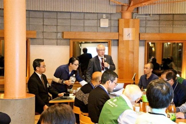 【写真】シオパーク再認定で報告会 鹿追 審査員と意見交換