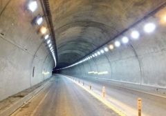 道東道トンネルＬＥＤ化　明るく安全向上期待　２０年度から