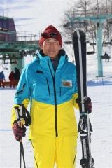 傘寿の高森さん　現役でスキー指導行う