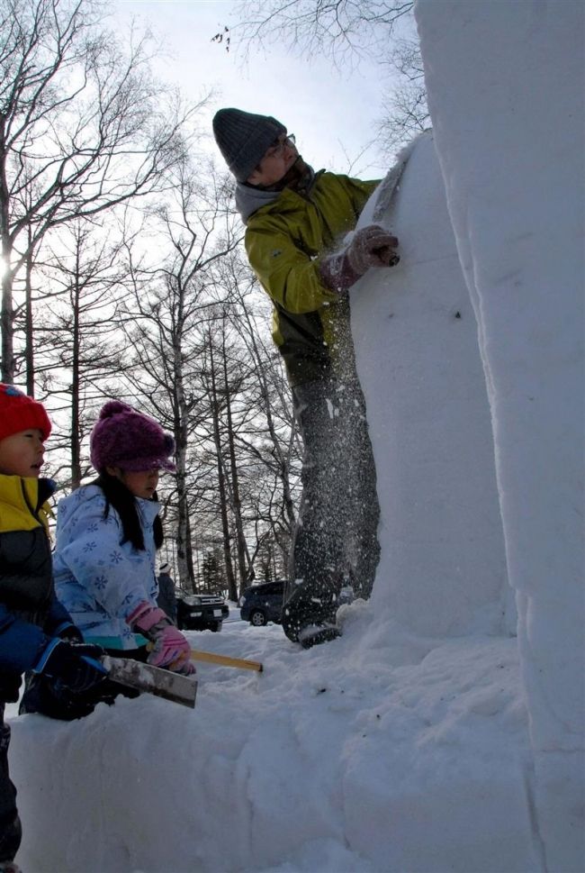 【写真】市民の氷雪像制作スタート　おびひろ氷まつり