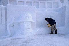 しばれフェス会場に雪像　陸別消防署 3