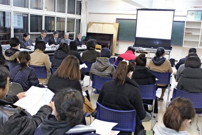 小中一貫望む声も　対象校には理解　大空中再編で保護者説明会