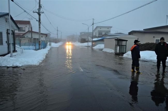 大雨で住民に避難指示　足寄・旭町地区