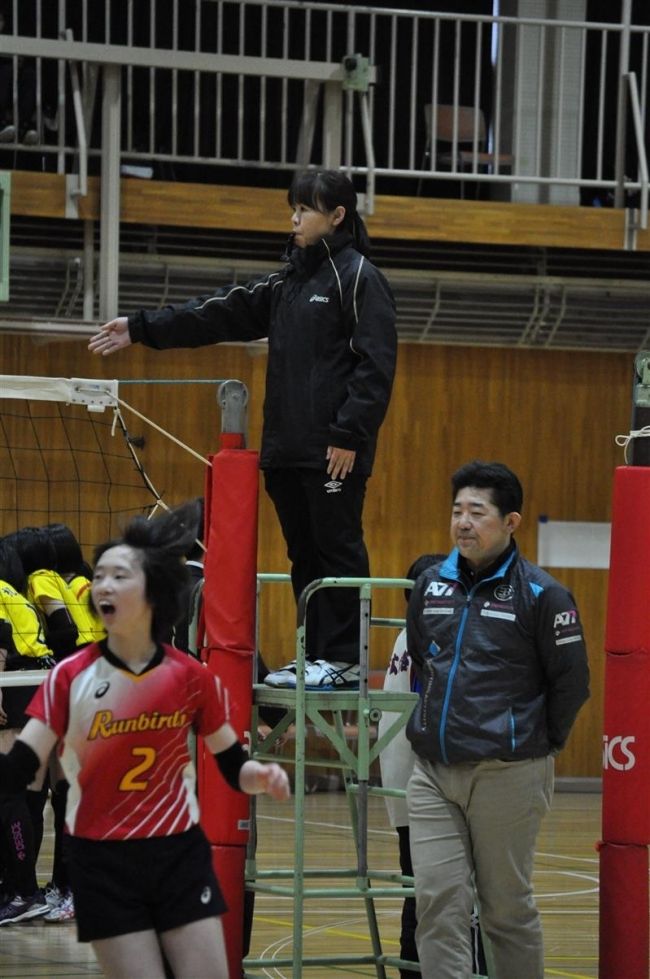 【写真】管内中学生初の公認審判員誕生　６人制バレー審判講習会