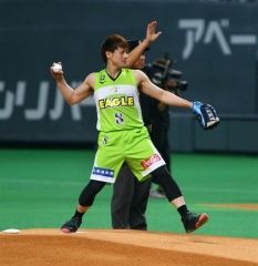 レバンガ北海道の多嶋主将、日ハム始球式に登場