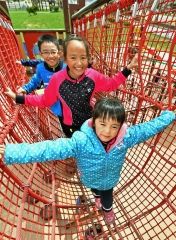 こどもの日　屋外に笑顔はじける