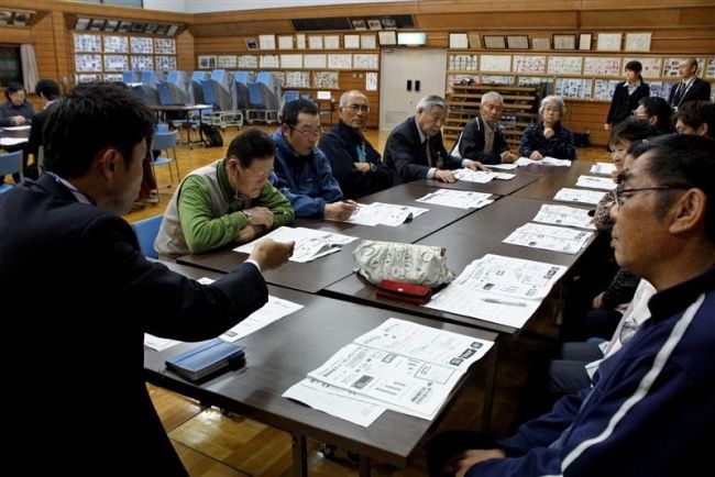 【写真】病院論議の経過説明　広尾町議会