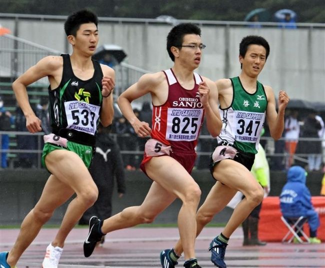 【写真】西山女子円盤投げ優勝、中谷やり投げ3位 道高体連陸上